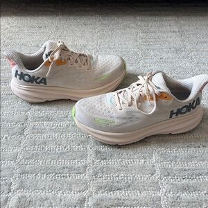 Hoka Women’s Clifton 9 Vanilla/Astral